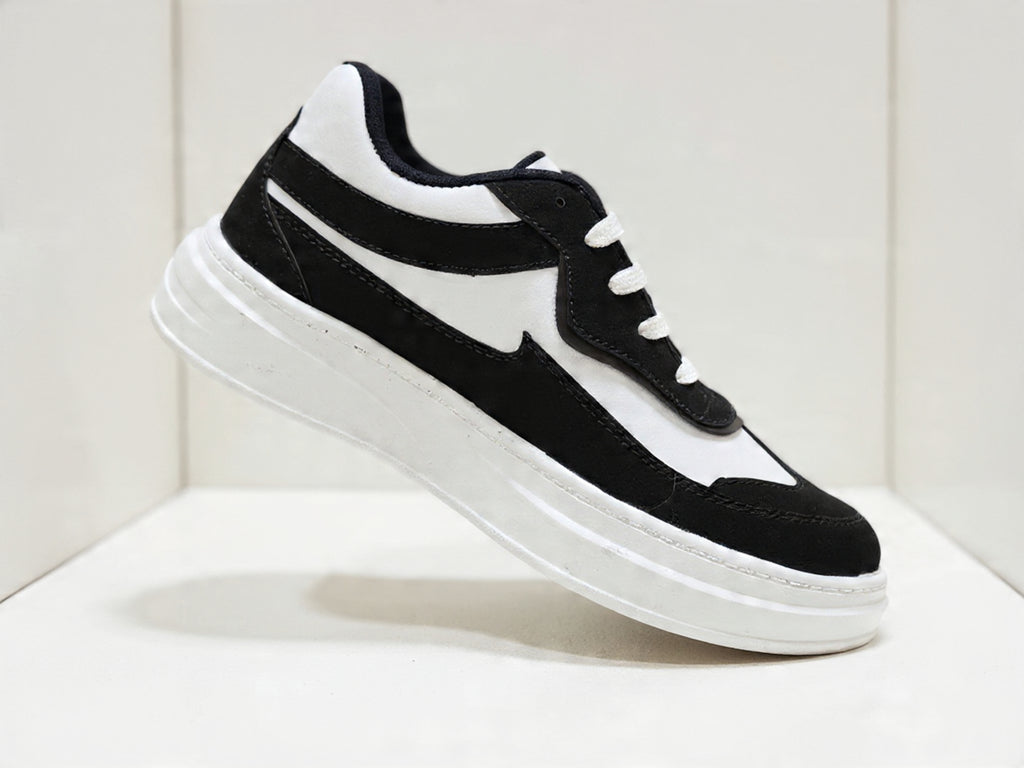 PAKSHULA Black–White Sporty Lifestyle Sneakers