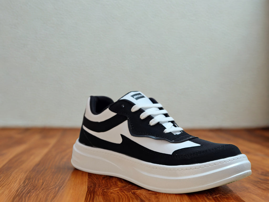 PAKSHULA Black–White Sporty Lifestyle Sneakers