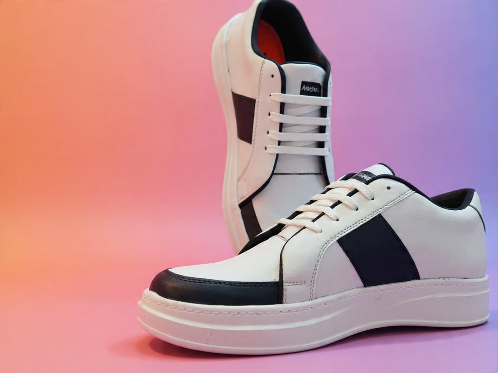 PAKSHULA Classic White–Navy Sneakers