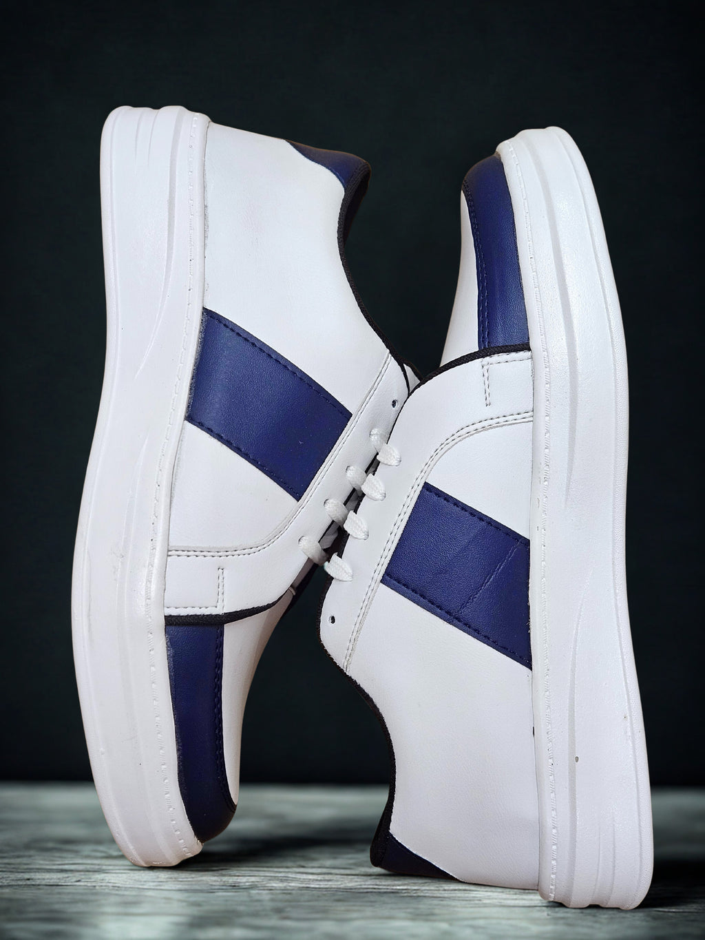 PAKSHULA Classic White–Navy Sneakers